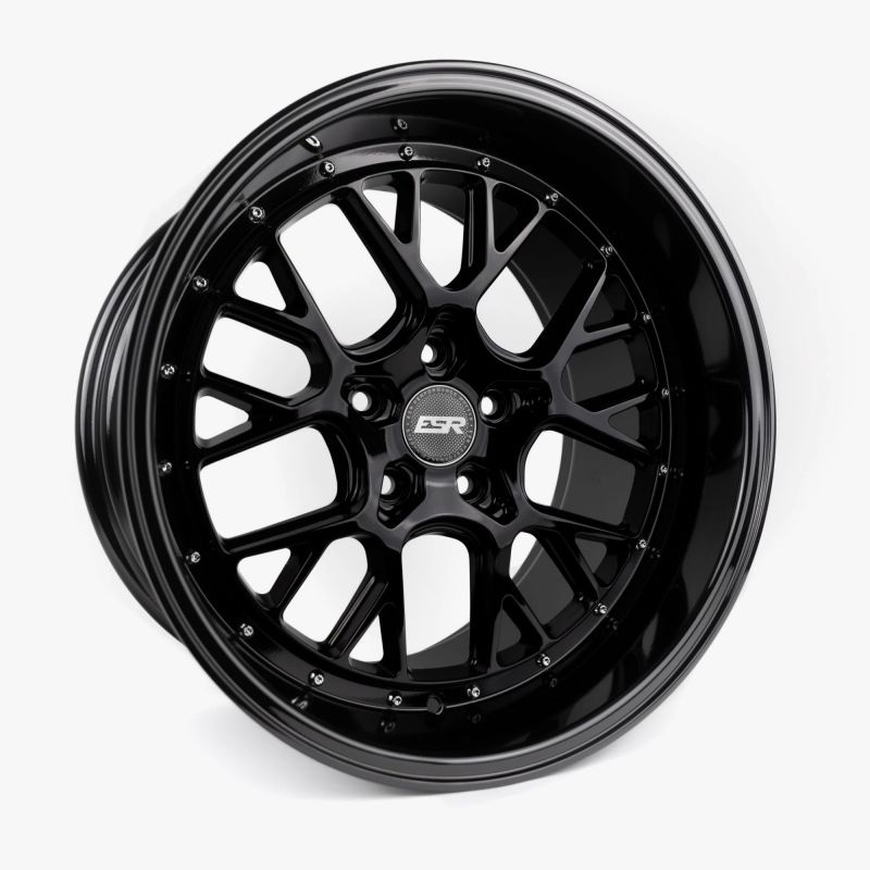 ESR CS11 18×9.5 5×114.3 +15 Gloss Black Wheel – Universal