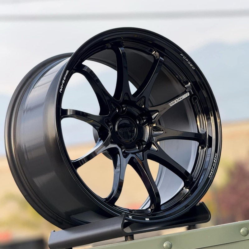 Volk Racing CE28N-Plus 18×9.5 +22 5×114.3 Black (SET)