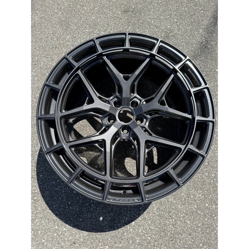 22×10.5 Vossen HFX-1 / Anthracite