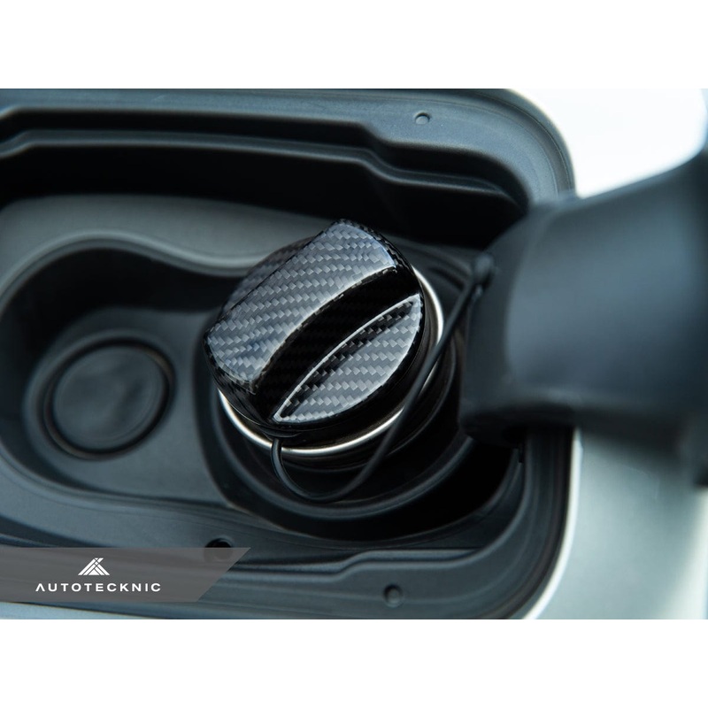 AutoTecknic Dry Carbon Competition Fuel Cap Cover – U11 X1