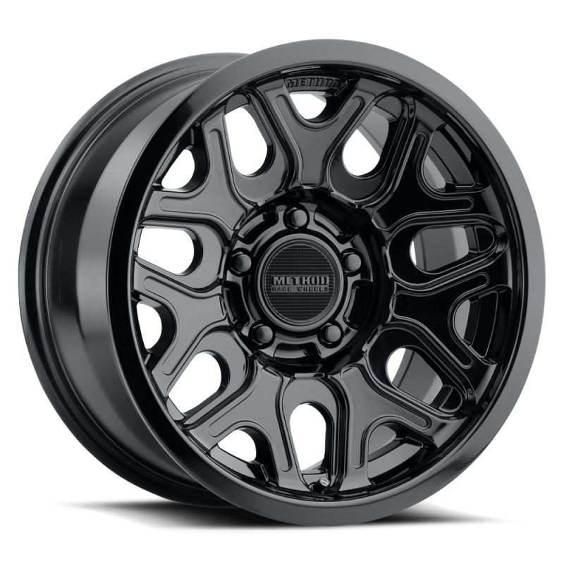 Method MR322 / 18×9 / 8×6.5 BP / 18ET / 5.68in BS / 130.81mm CB – Gloss Black Wheel
